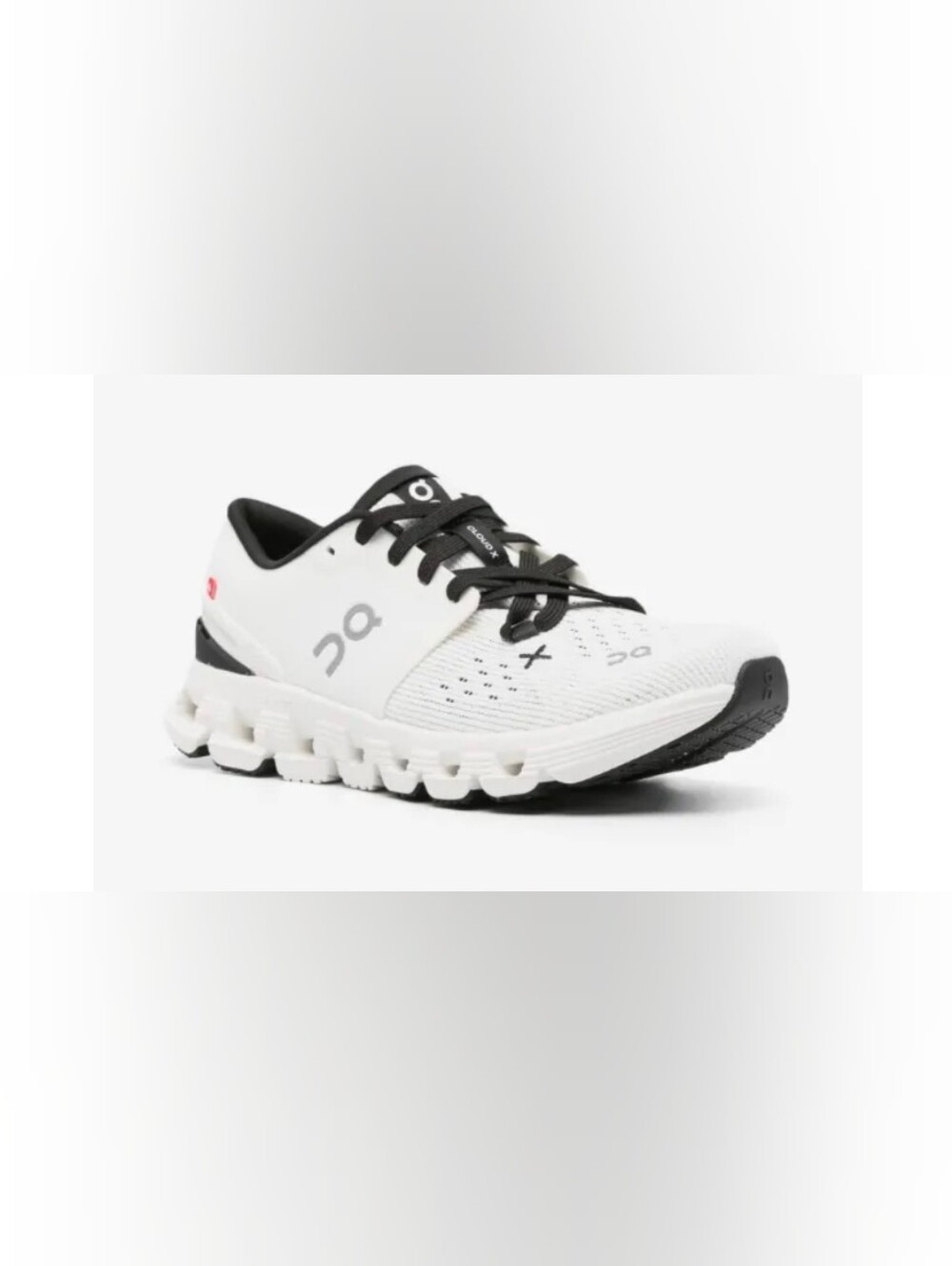 On Cloud X 4 Women's White And Black Size 8